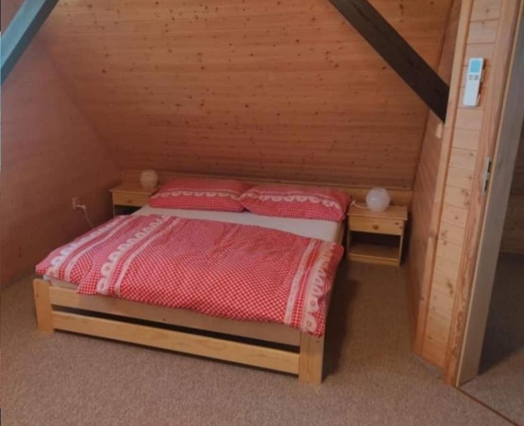 Apartmanova Chata Secanda S Bazenem, U Secske Prehrady エクステリア 写真