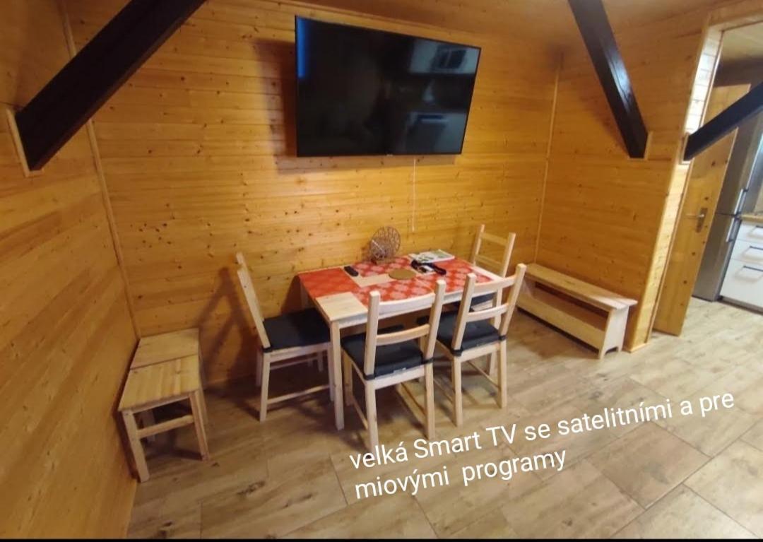 Apartmanova Chata Secanda S Bazenem, U Secske Prehrady エクステリア 写真